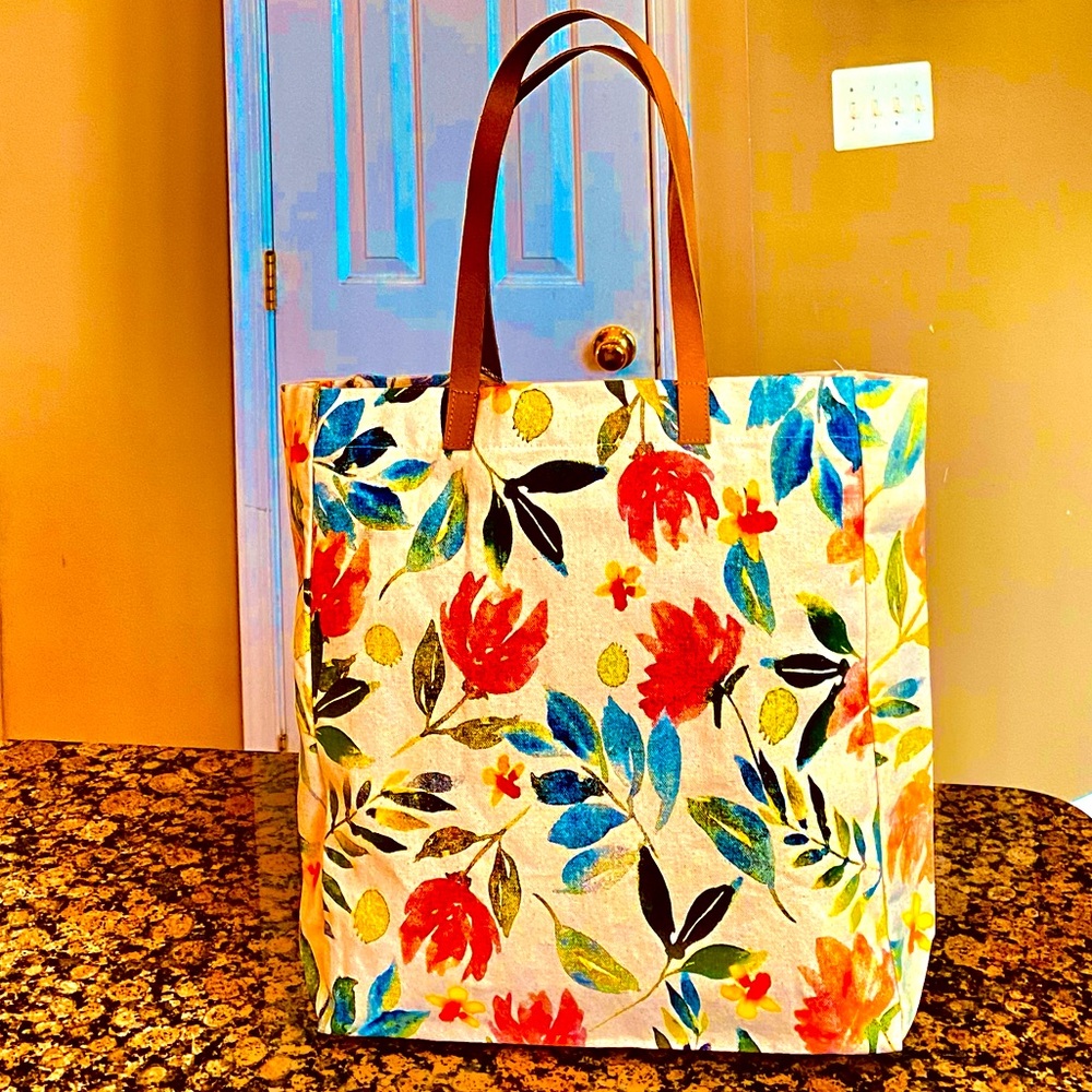 🎁Sold🎁Ecco lo  Gorgeous Floral Canvas Pompom  Shopping Tote bag.Made in India - Picture 5 of 9